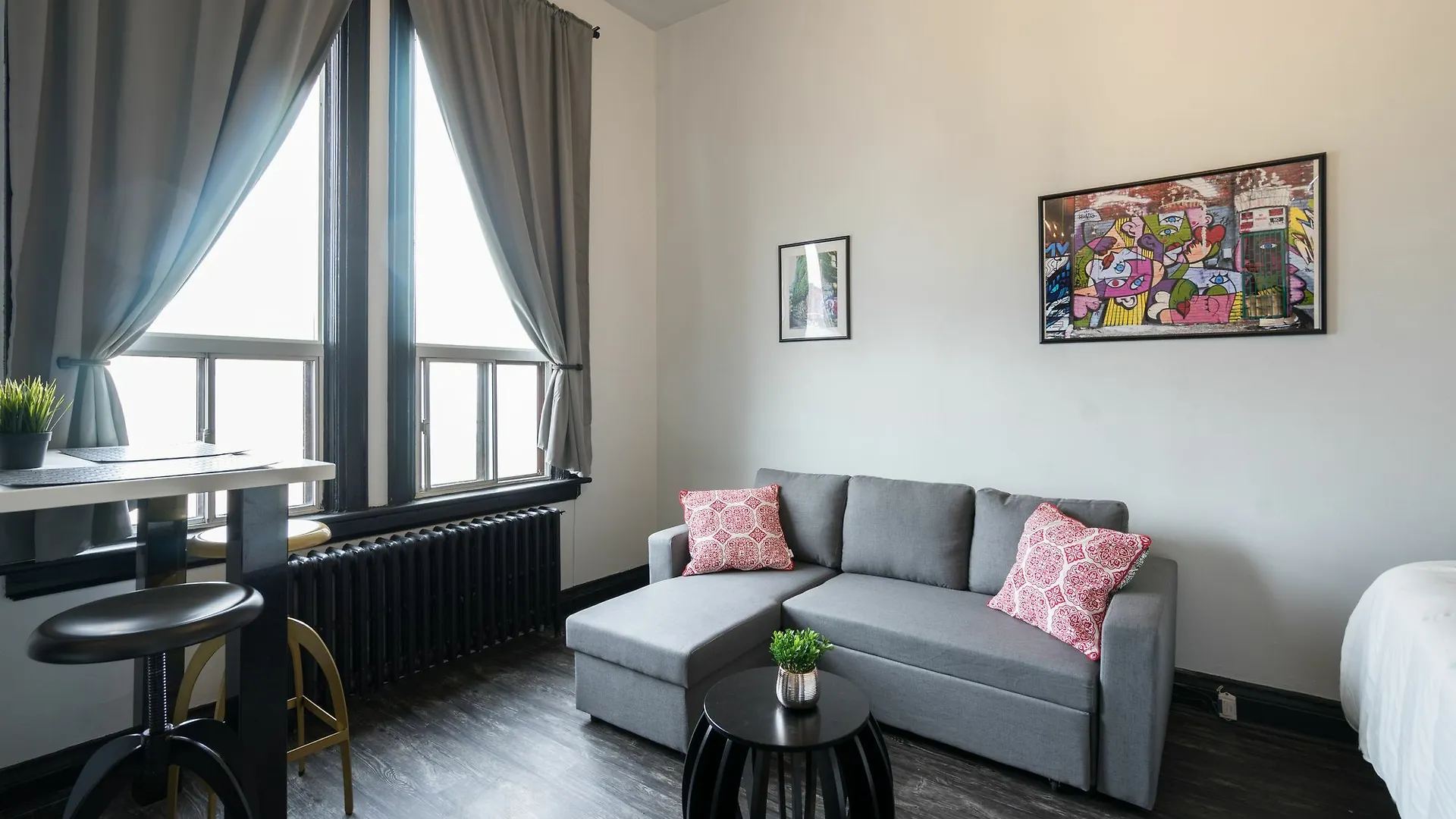 Applewood Suites - Toronto Traveller Loft Lägenhet